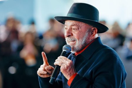Próteses do SUS são melhores que ‘dentadura do Trump’, diz Lula