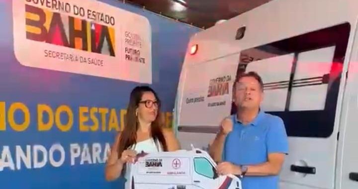 Prefeito Marcos Lobo recebe nova ambulância para reforçar a saúde do município Prefeito Marcos Lobo recebe nova ambulância para reforçar a saúde do município