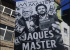 Após vaias, Jaques Wagner é alvo de protestos no 2 de Julho Após vaias, Jaques Wagner é alvo de protestos no 2 de Julho
