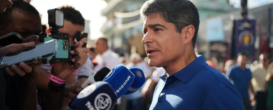 ACM Neto defende “independência” da violência e da fila da regulação no 2 de Julho ACM Neto defende “independência” da violência e da fila da regulação no 2 de Julho