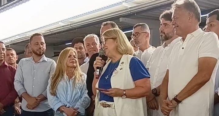 Emocionada, ex-primeira dama de Uauá agradece prefeito Marcos Lobo pela homenagem em memória de Olímpio Cardoso; vídeo