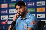 Lucas Paquetá desabafa após queda do Brasil na Copa: “Nem a dor da lesão é tão grande”