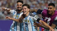 Julián Álvarez faz golaço, Argentina vence a Suíça na prorrogação e vai à semifinal da Copa