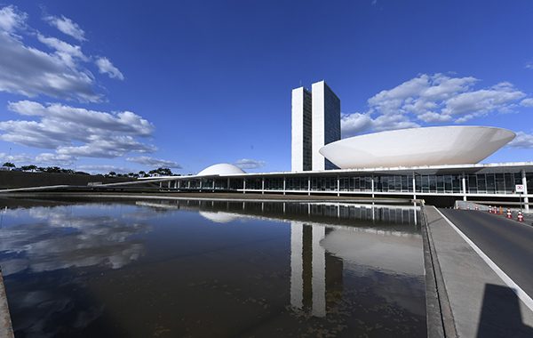 Injeção de verba de emenda em municípios sobe 20% em ano eleitoral e vira trunfo para congressistas Injeção de verba de emenda em municípios sobe 20% em ano eleitoral e vira trunfo para congressistas