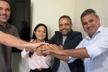 Ex-petista recebe apoio de prefeita que o enfrentou nas urnas em 2024