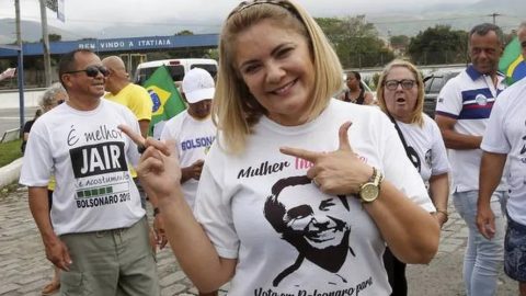 Justiça Eleitoral bloqueia R$ 227 mil de ex-esposa de Bolsonaro por dívida de campanha