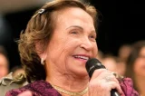 Bilionária brasileira de 94 anos veio de origem humilde, construiu fortuna sozinha e mora no interior