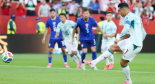 Portugal vira sobre a Croácia nos acréscimos e encara a Espanha na Copa