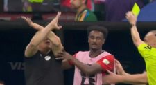 Treinador do Egito denuncia racismo e leva cartão amarelo após acionar protocolo da FIFA pela primeira vez na Copa