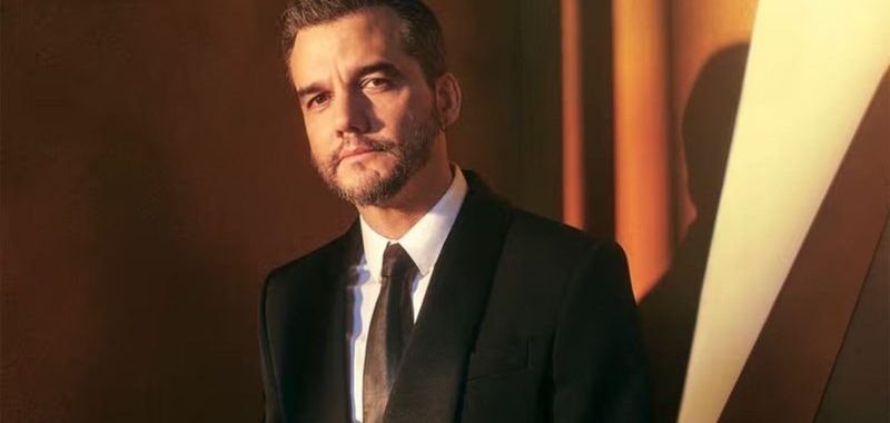 Wagner Moura parte para cima e detona família Bolsonaro: “Tragédia”