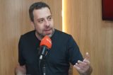 Foto com Sicário é o “batom na cueca” de Flávio, diz Boulos